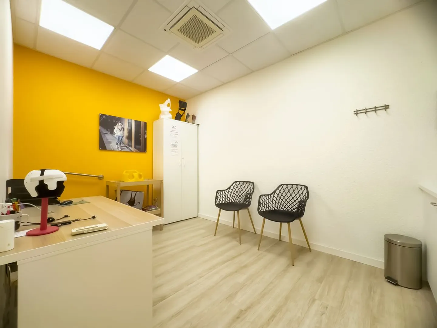 Spazio commerciale, già affittato, con un buon rendimento stabile del 4,5%. - Foto 4 di 10