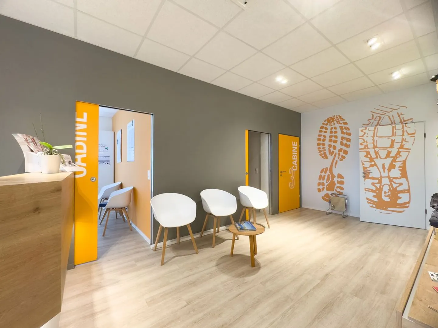 Spazio commerciale, già affittato, con un buon rendimento stabile del 4,5%. - Foto 3 di 10