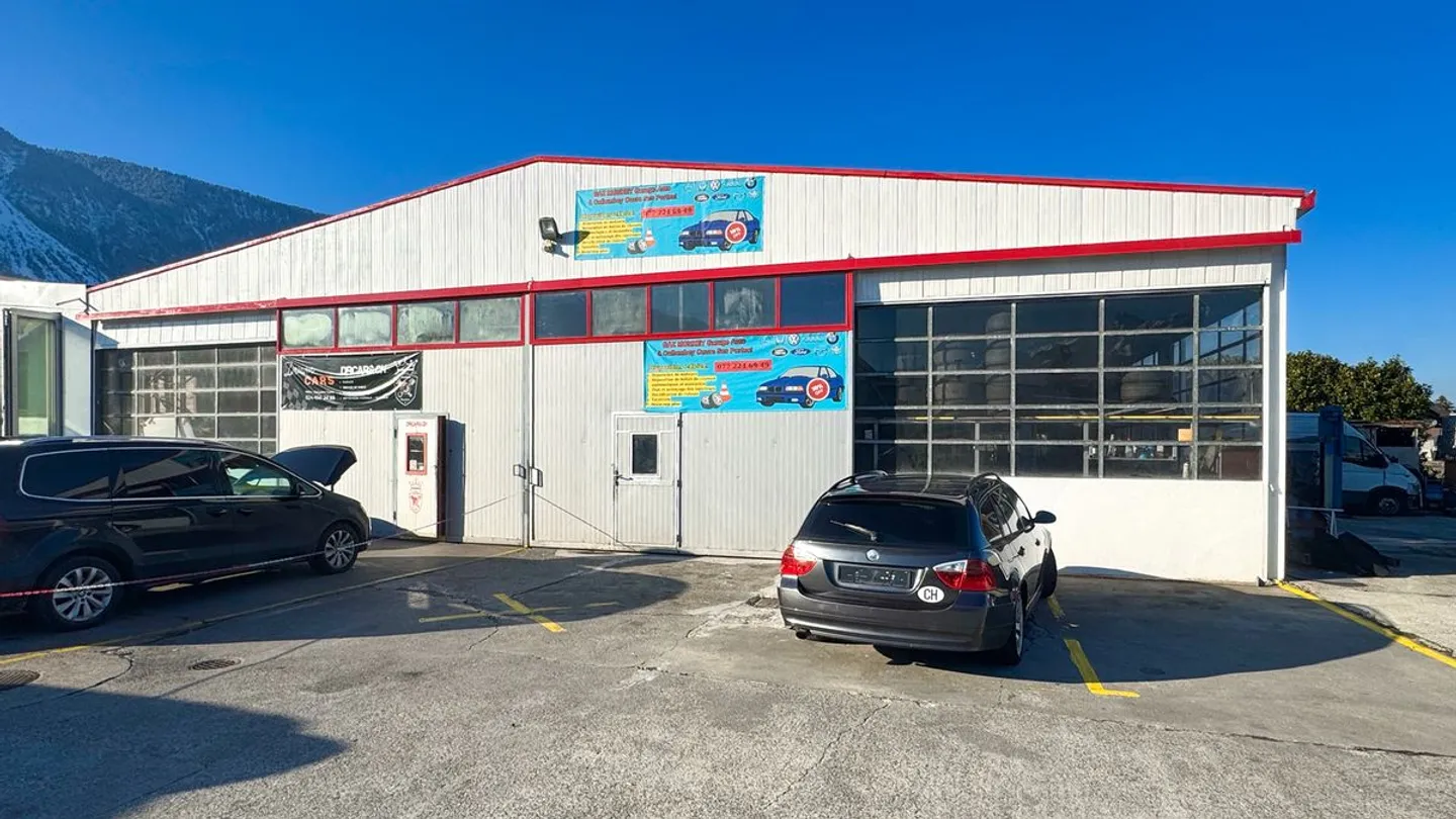 Due halli artigianali, già affittati con un rendimento netto del 6,1%. - Foto 1 di 4