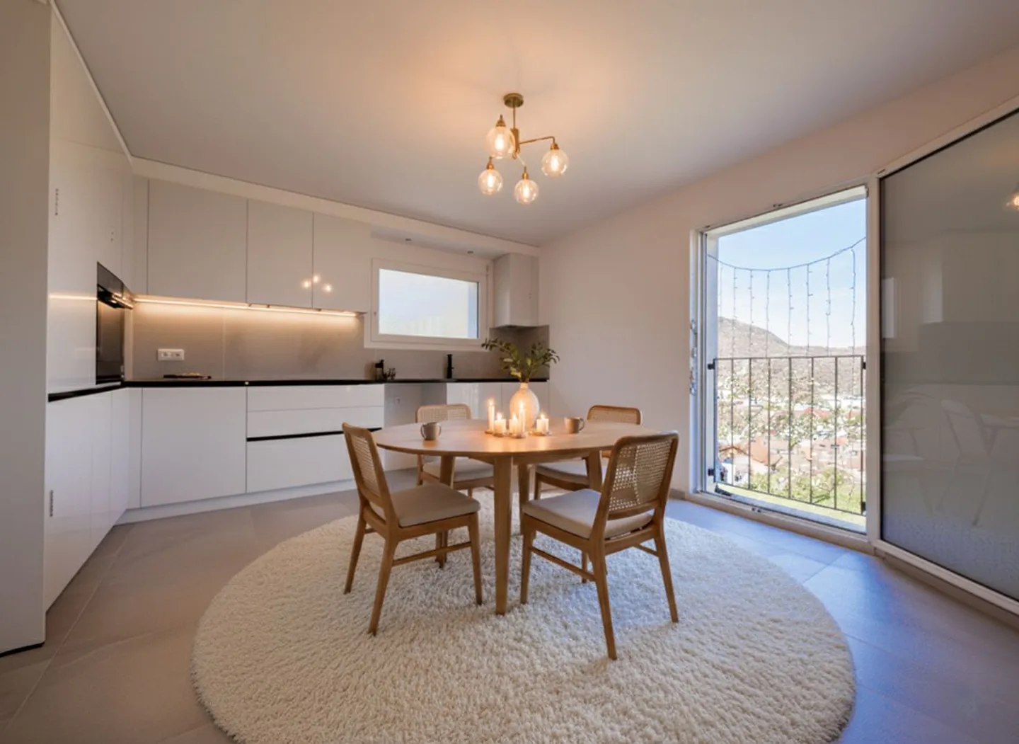 Villa indipendente con bella vista sulla pianura. - Foto 1 di 12