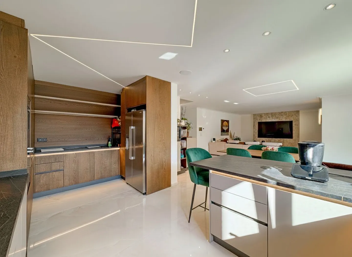 Insieme di 2 ville, con piscina! - Foto 3 di 13