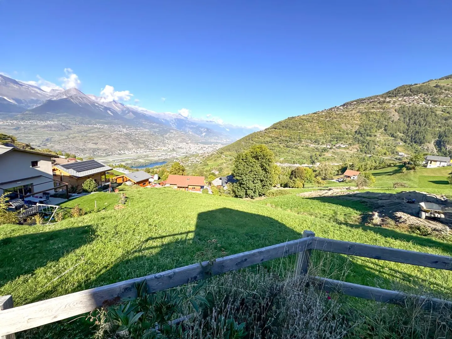 Chalet et terrain constructible - Photo 2 sur 13