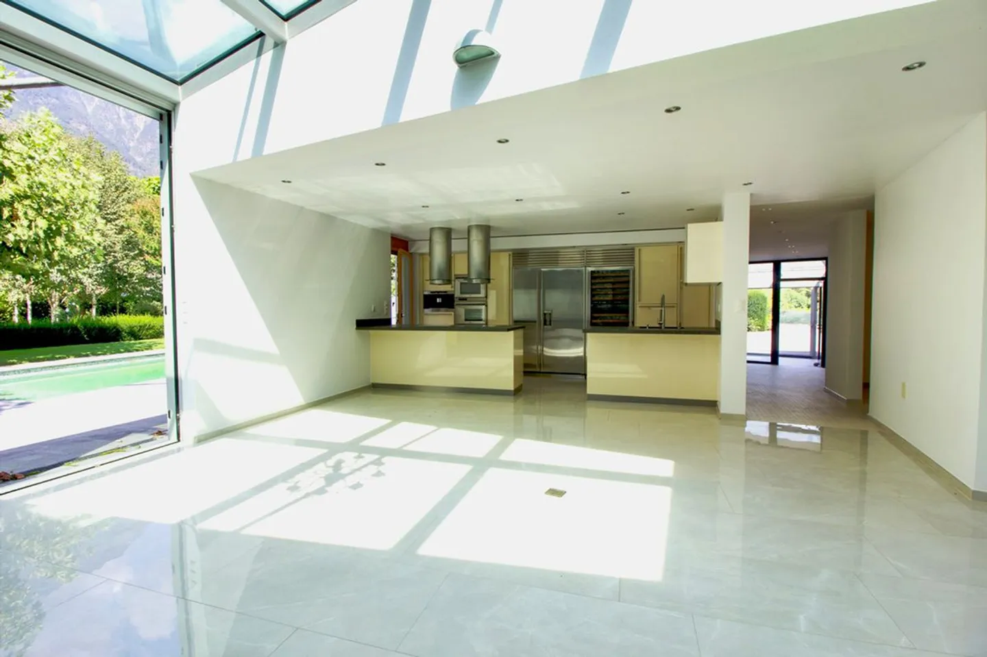 Villa di 7,5 stanze su un terreno di 2'312 m2. - Foto 4 di 13