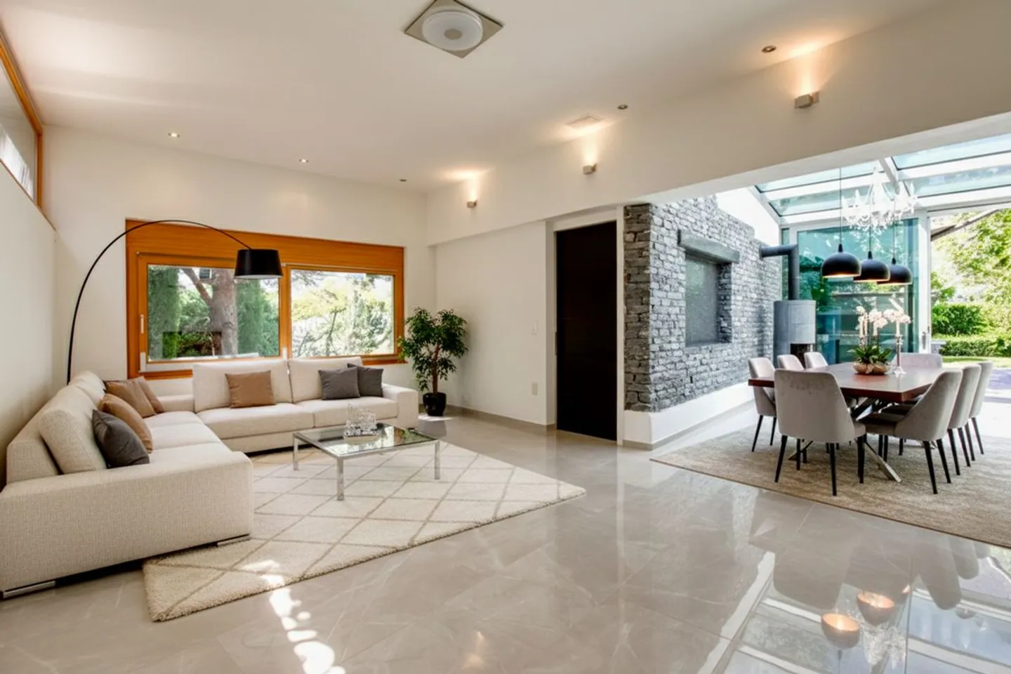 Villa di 7,5 stanze su un terreno di 2'312 m2. - Foto 8 di 13