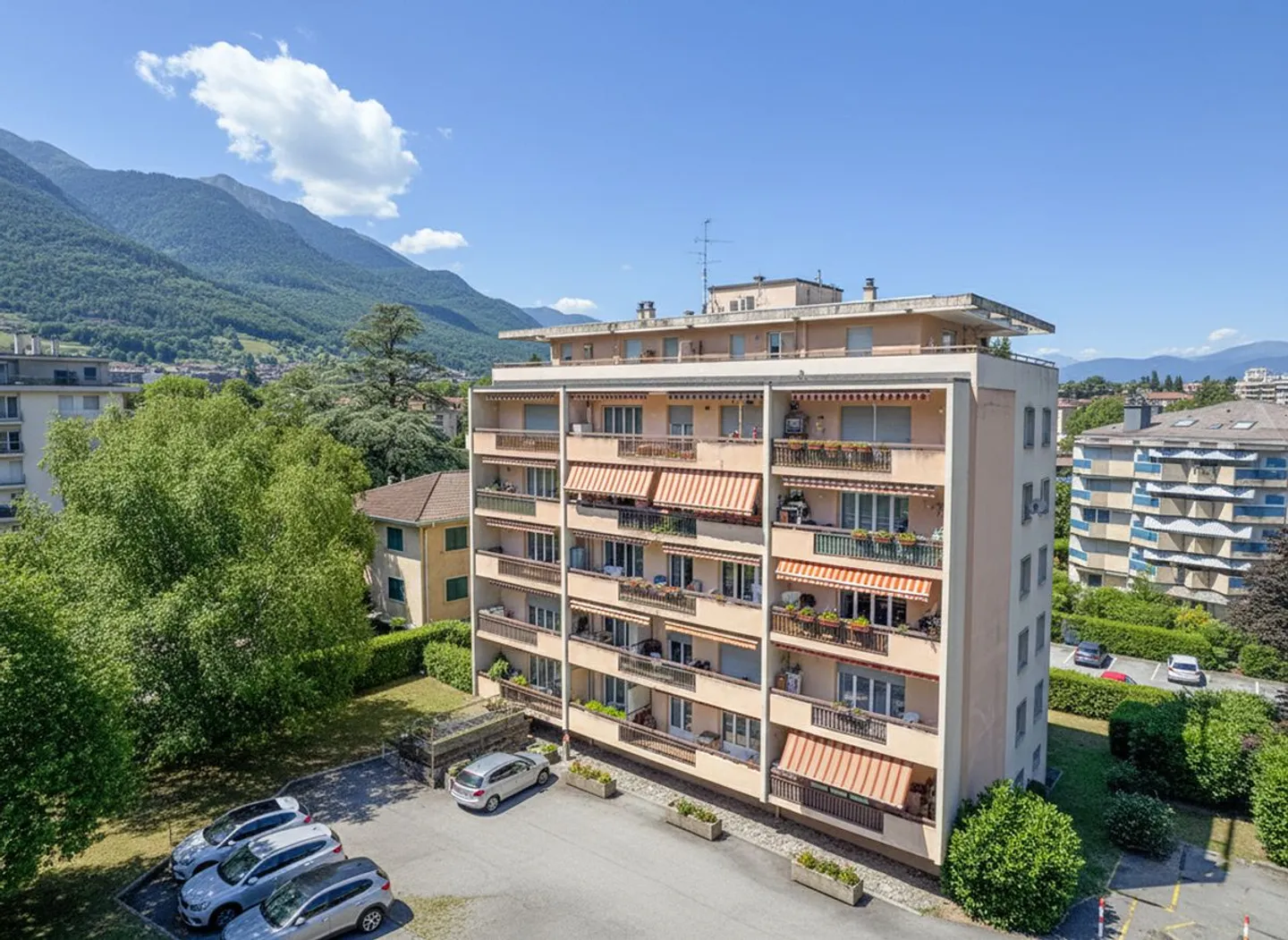 4.5-room apartment with balcony, renovated and rented. - Photo 1 of 13