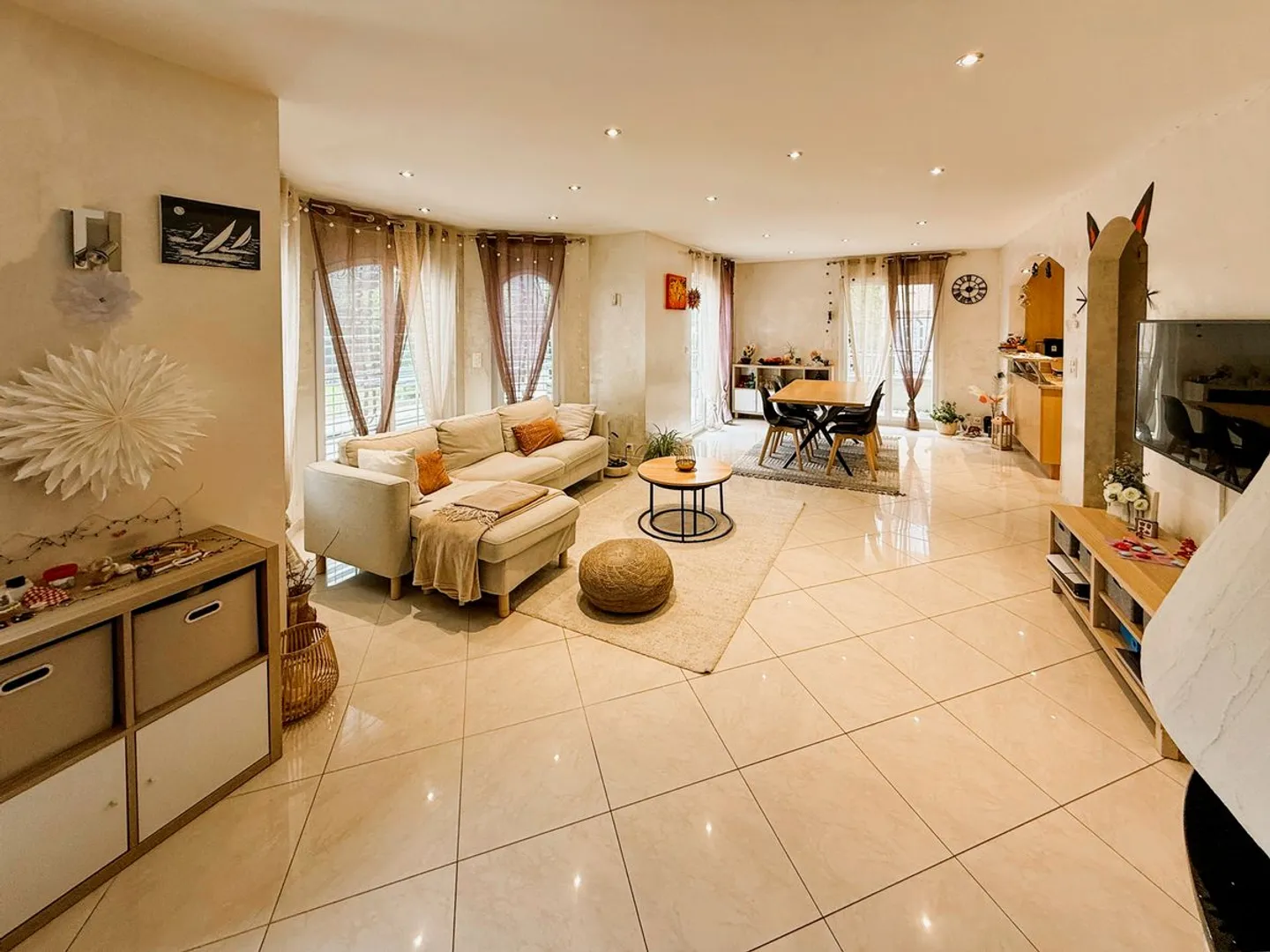 Splendida casa a schiera di 4,5 stanze con giardino privato e camino. - Foto 4 di 13