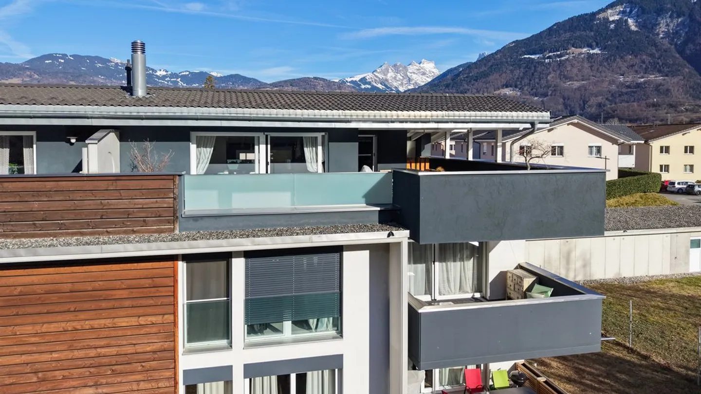 Magnifico duplex di 5,5 locali all'ultimo piano con una terrazza molto grande! - Foto 1 di 13