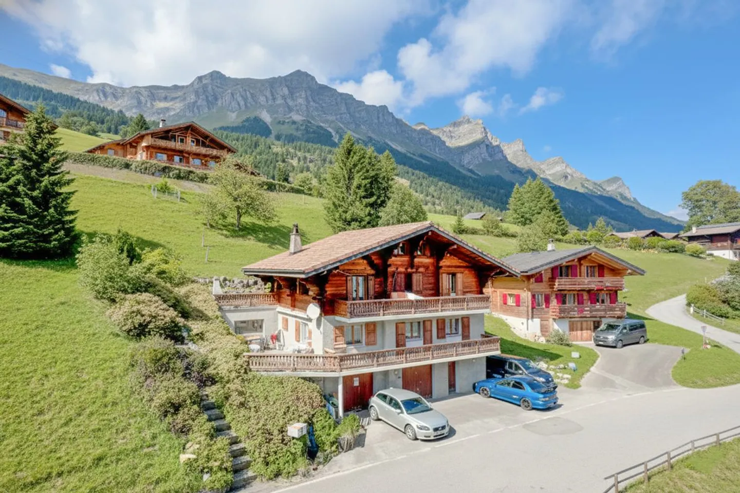 Chalet con 2 appartamenti di 3,5 stanze, affittati. - Foto 1 di 13