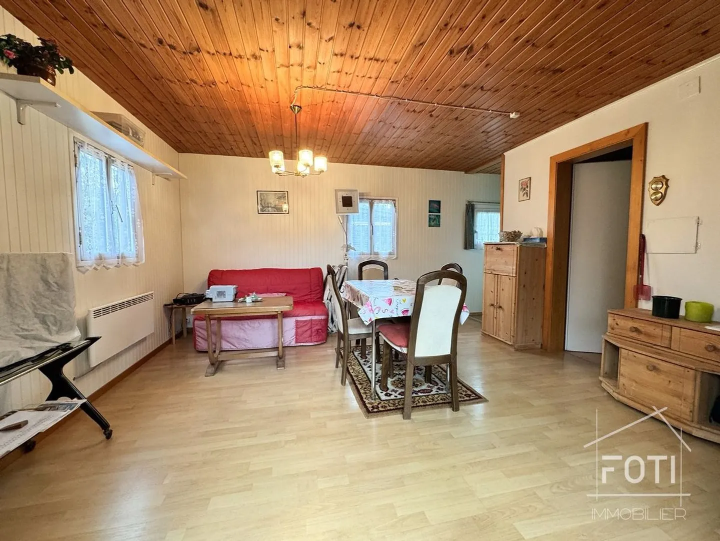 2.5 Room Bungalow with View in Saint-Maurice to Renovate - Photo 6 of 11