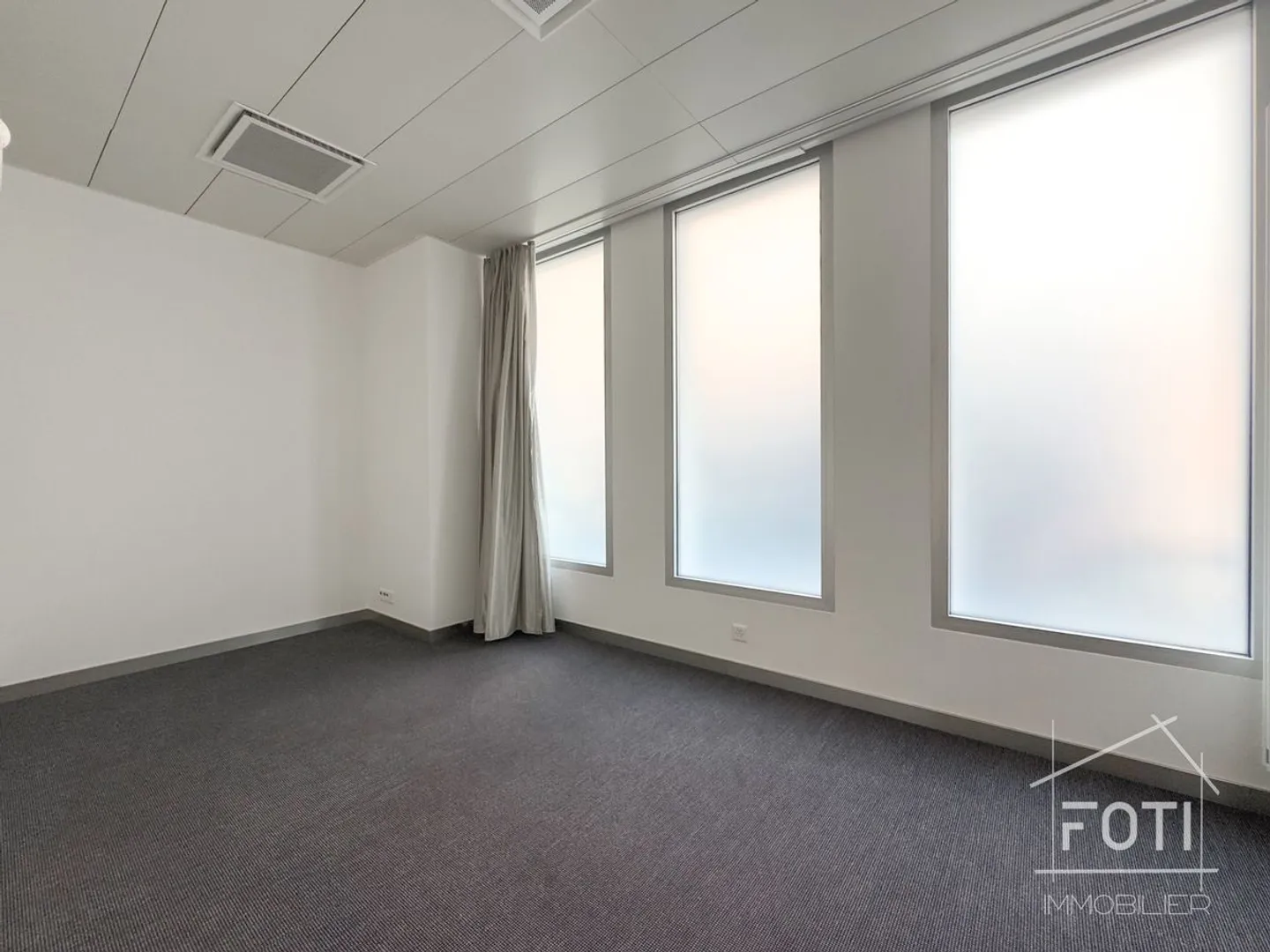 Büro in einem ideal im Stadtzentrum von Monthey gelegenen Geschäftsgebäude. - Foto 5 von 8
