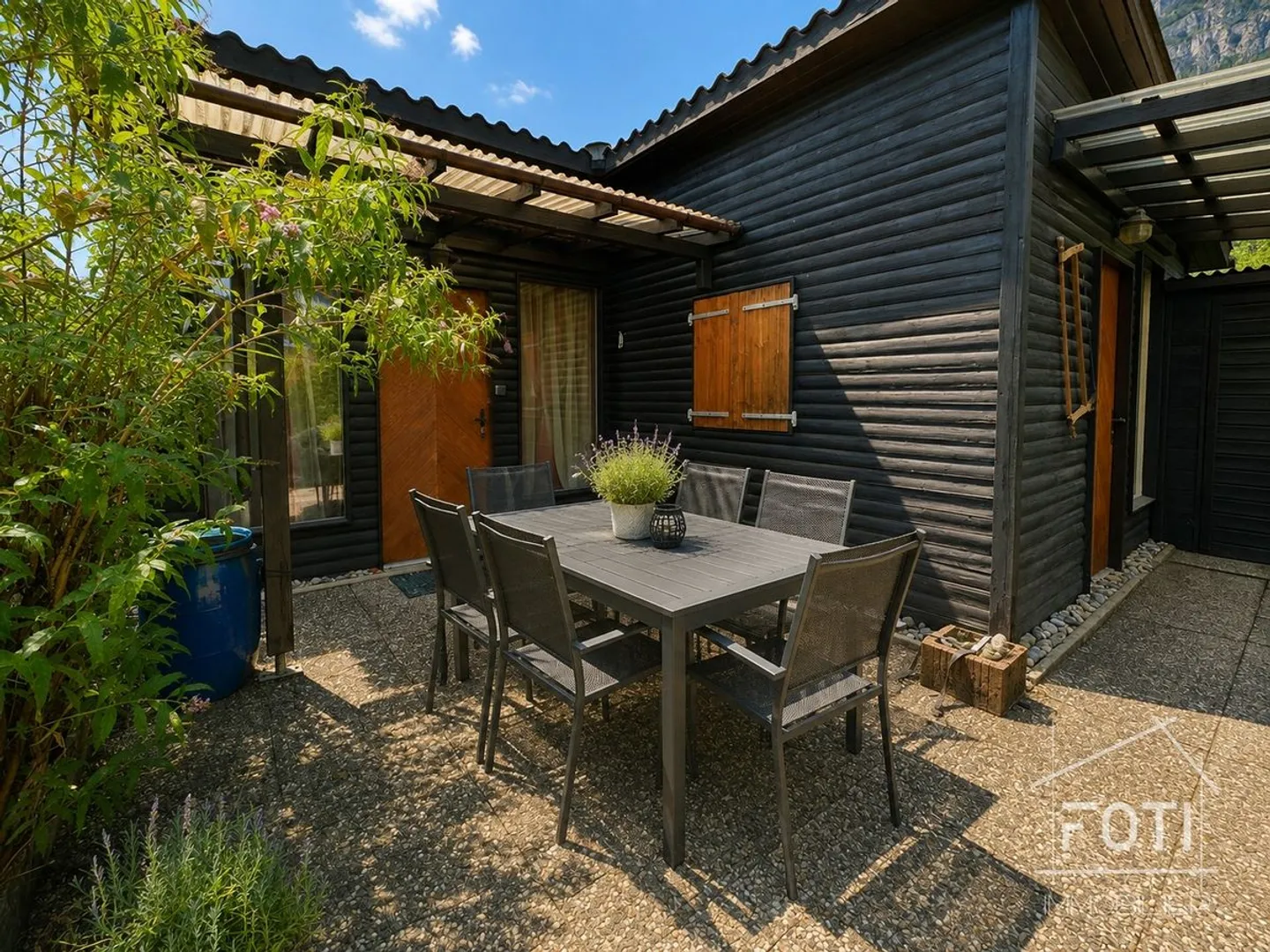2.5 Room Bungalow with View in Saint-Maurice to Renovate - Photo 1 of 11