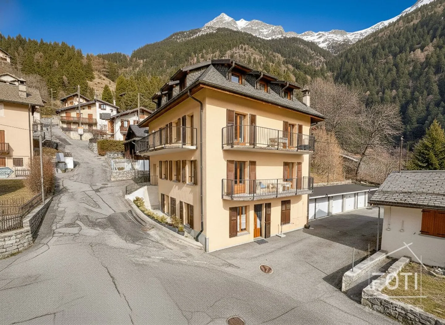 Live at the Top - 3.5 Rooms with Stunning View in the Heart of Morcles - Photo 12 of 13