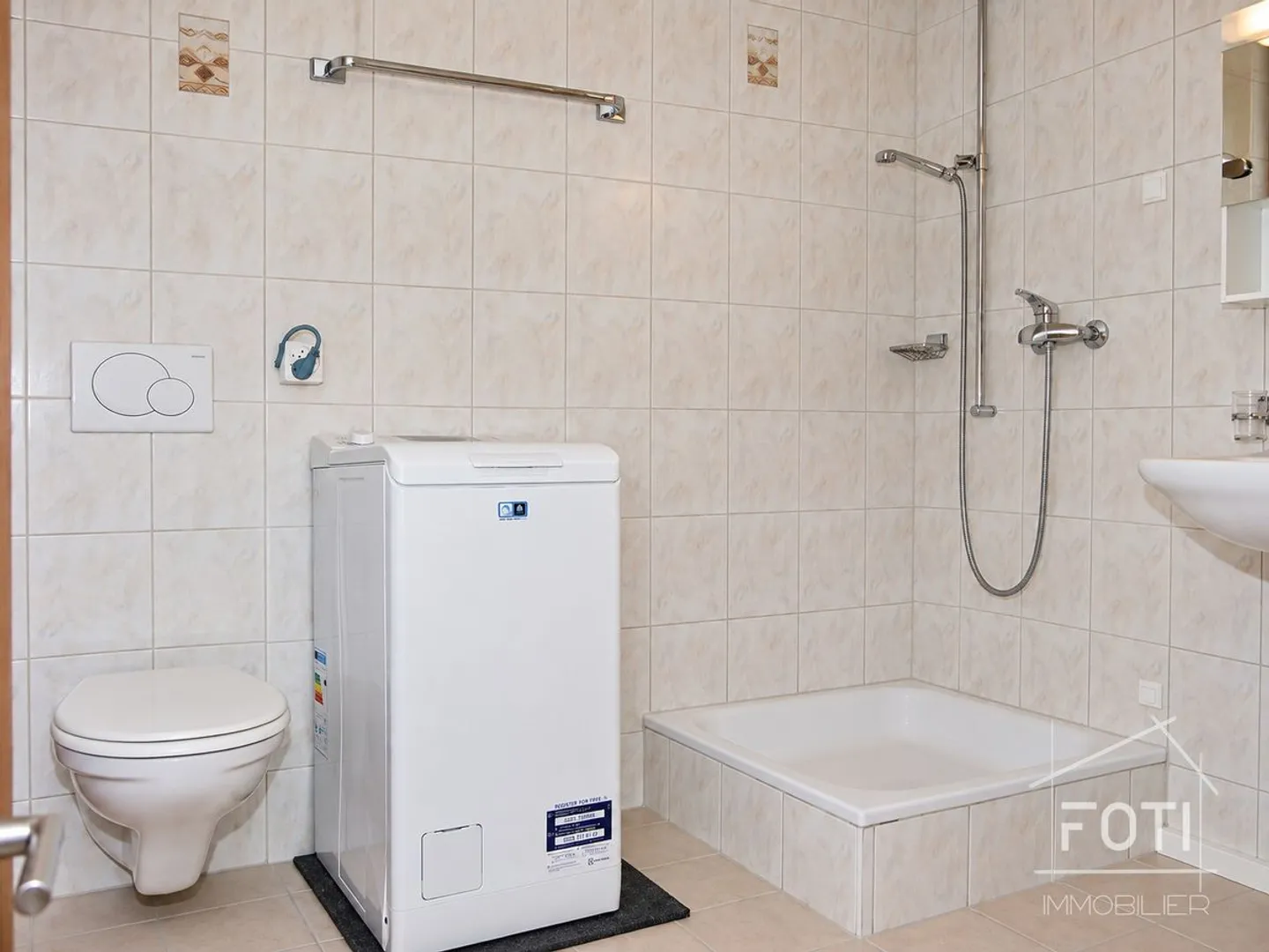 Yield building in the heart of St-Maurice with 11 fully rented lots - 5% - Photo 9 of 12