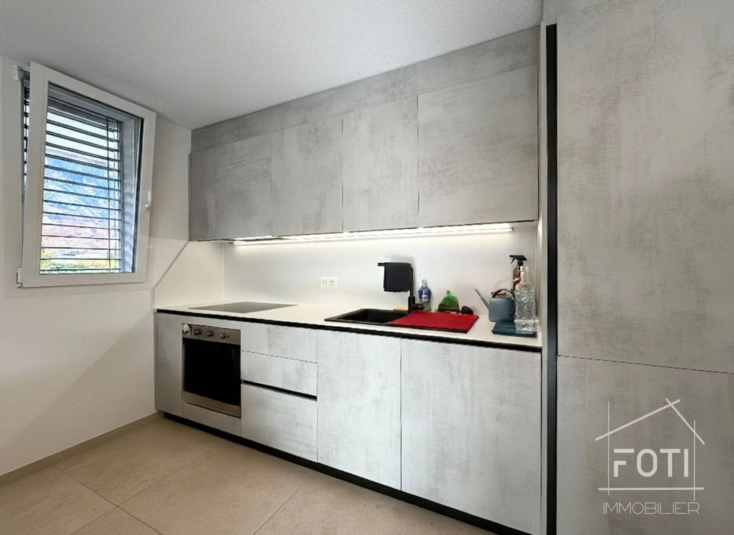 Collombey-Muraz: villa divided into 2 apartments with pool and terraces - Photo 9 of 13