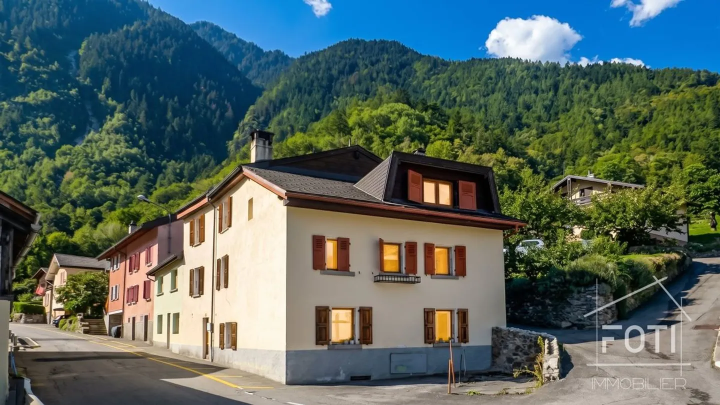 Immeuble de rendement à Martigny-Combe - 5,04 % brut avec potentiel de valorisation. - Foto 1 von 12