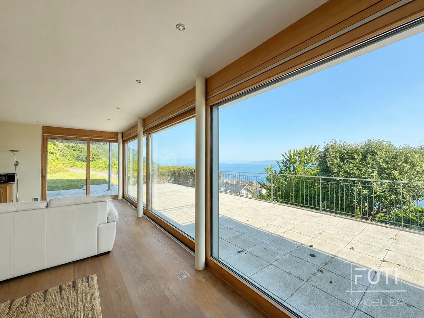 Architect-designed villa with stunning views of Lake Geneva - Photo 6 of 13