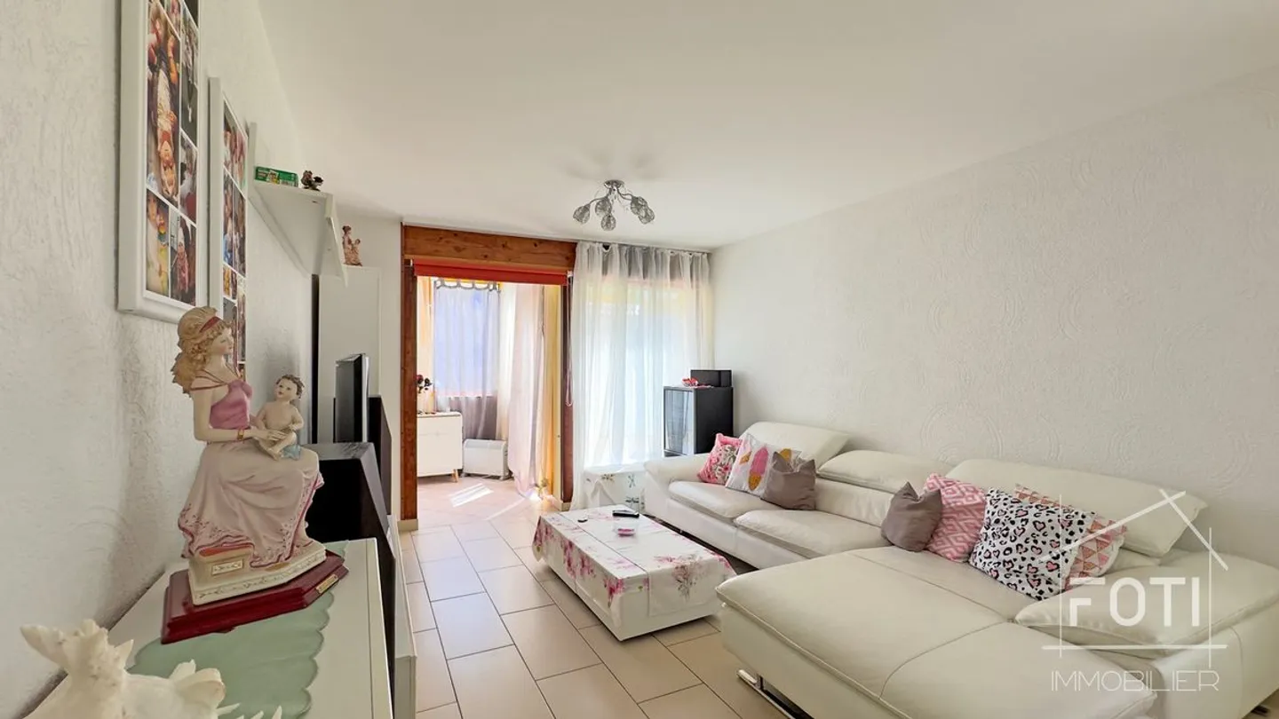 Opportunity in Vernayaz - Functional 4.5 rooms with heated veranda and 2 parking spaces - Photo 9 of 13