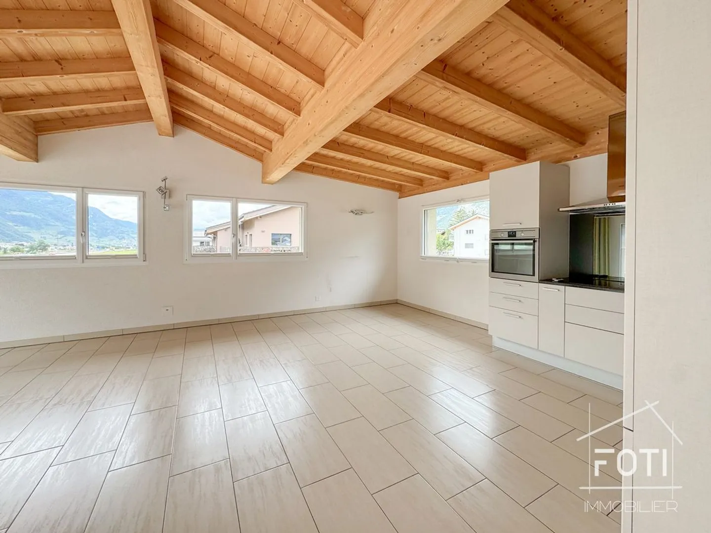 Beautiful penthouse with terrace and view in St-Pierre-de-Clages - Photo 9 of 13