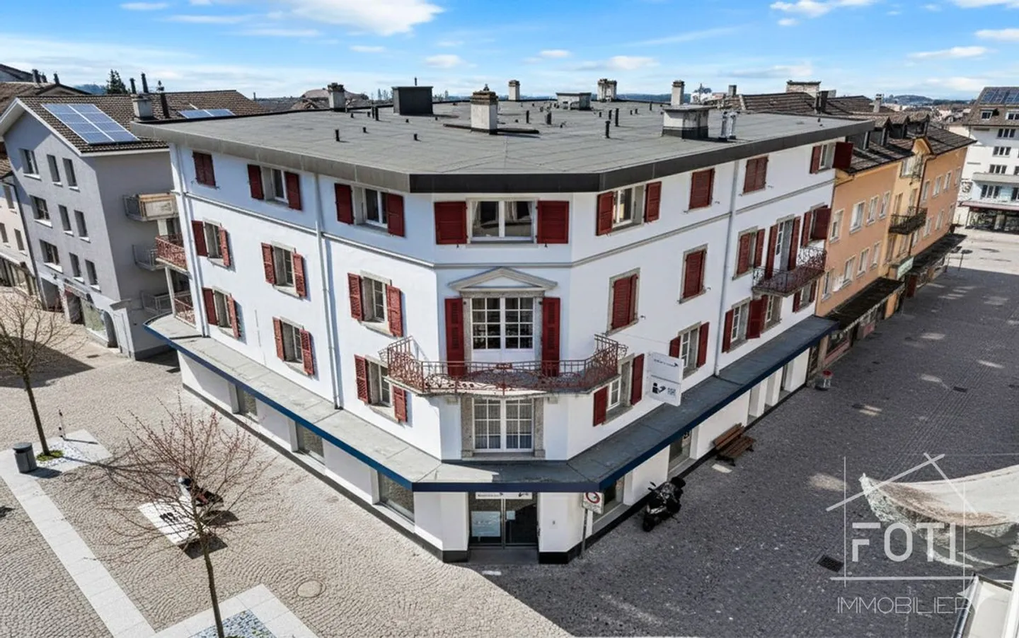 Quality commercial building in the heart of the city - visibility and potential - Photo 1 of 13