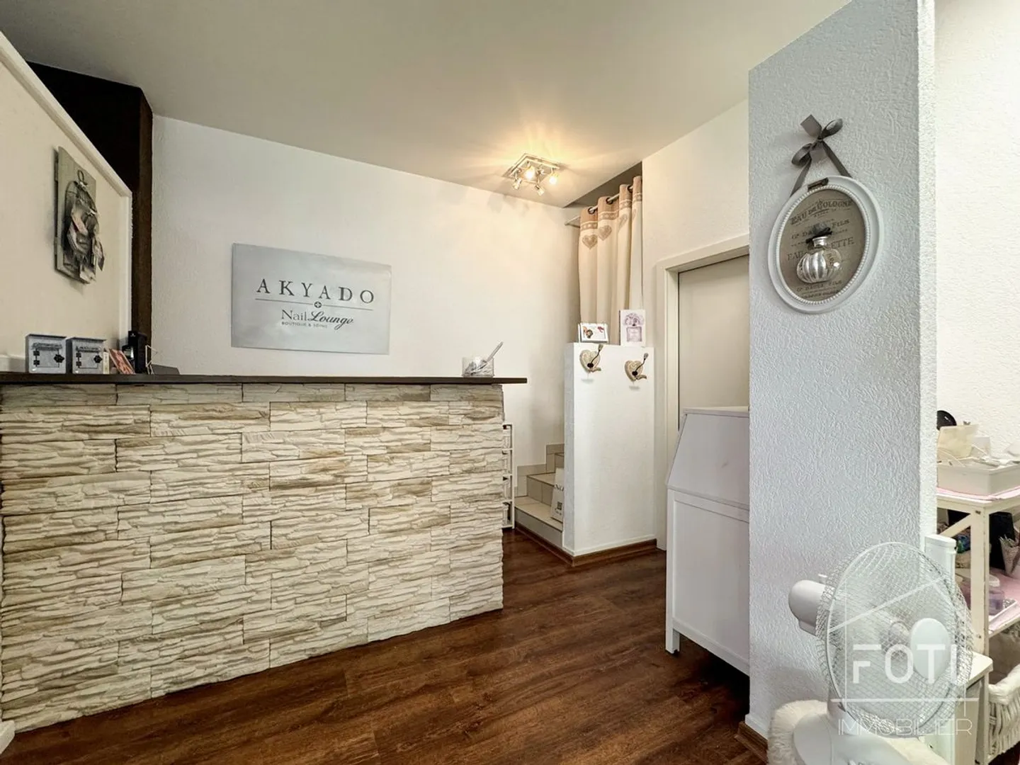 Boutique à vendre avec grande surface à Aigle - Foto 2 von 8