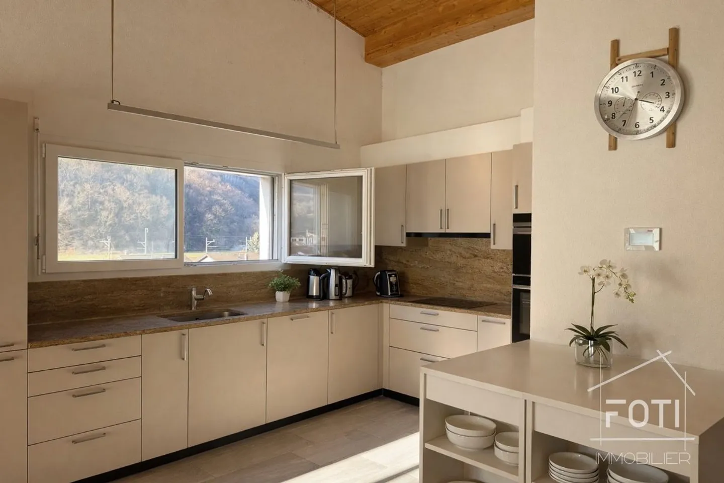 Beautiful penthouse with large balcony and view - Massongex - Photo 5 of 13