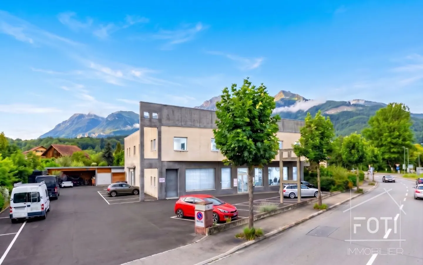 Immobile commerciale con rendimento 5,25% - Foto 1 di 12