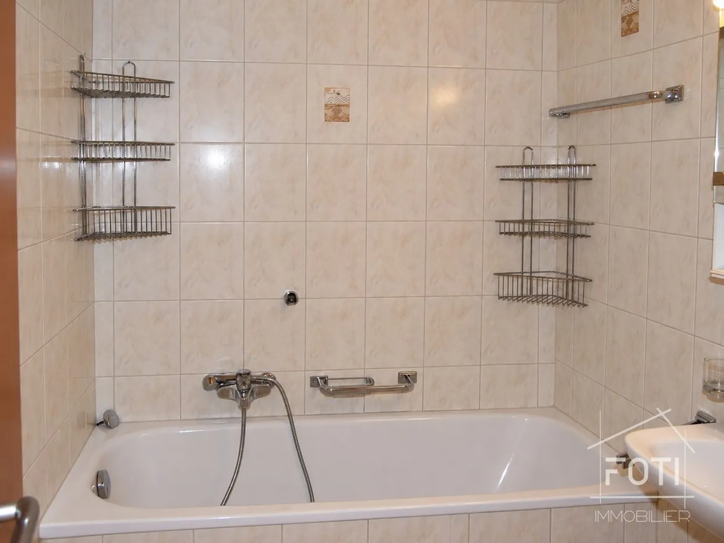 Yield building in the heart of St-Maurice with 11 fully rented lots - 5% - Photo 8 of 12