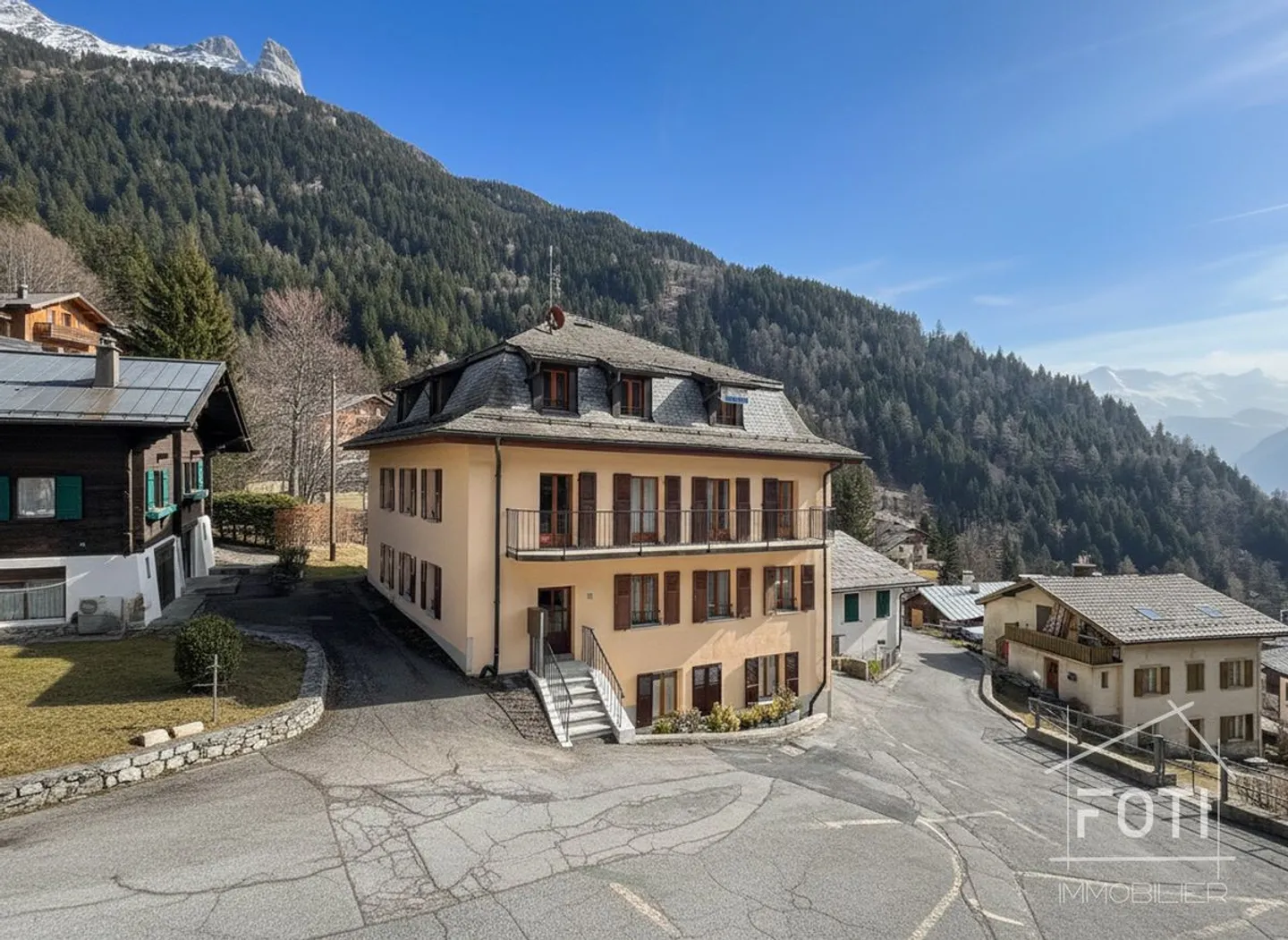 Live at the Top - 3.5 Rooms with Stunning View in the Heart of Morcles - Photo 5 of 13