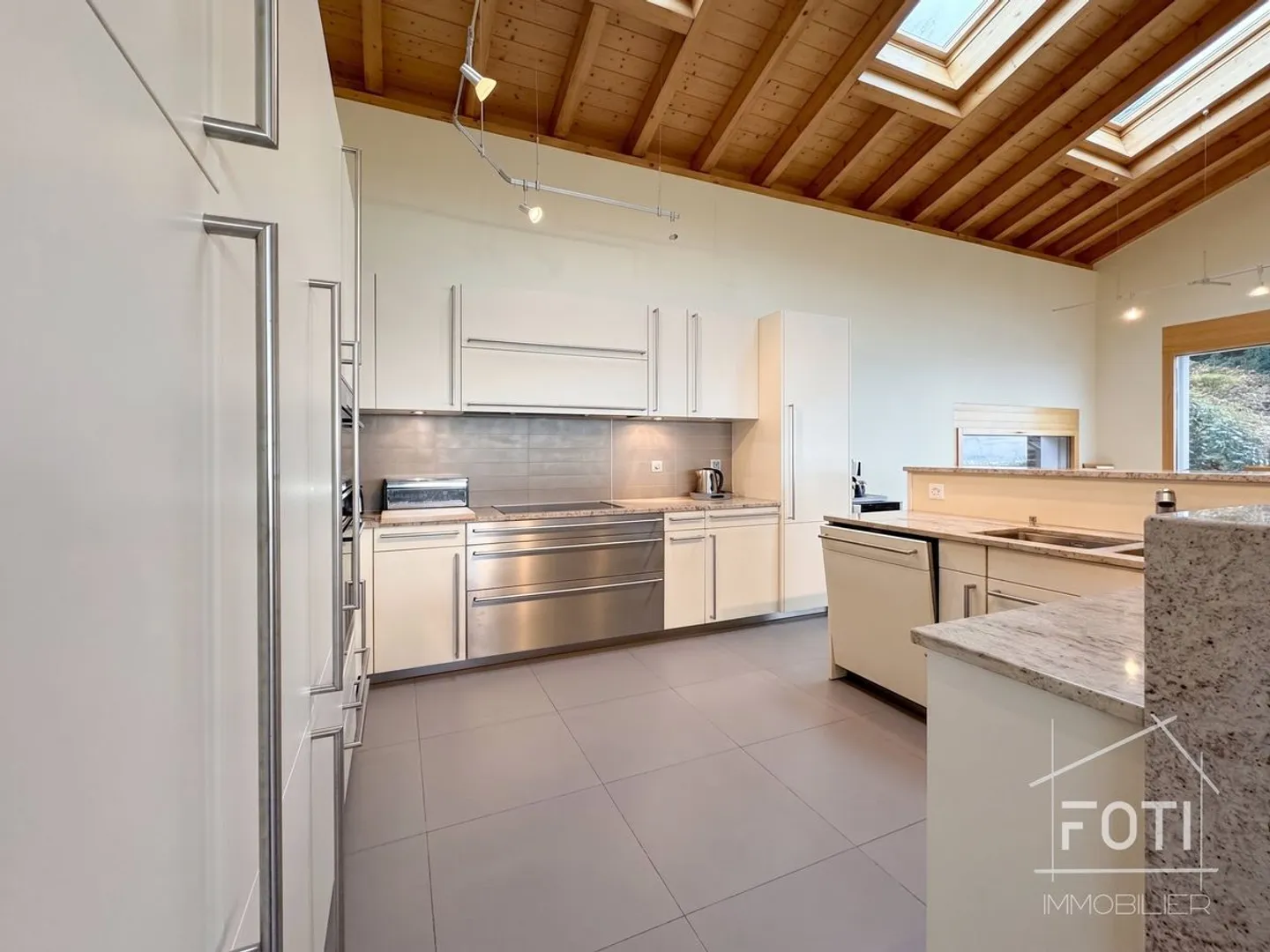 Architect-designed villa with stunning views of Lake Geneva - Photo 4 of 13
