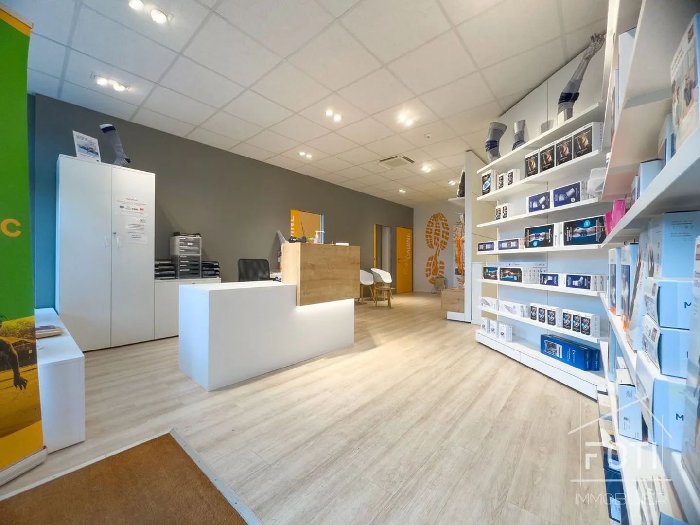 Commercial space, already rented, with a good stable yield of 4.5%. - Photo 4 of 11