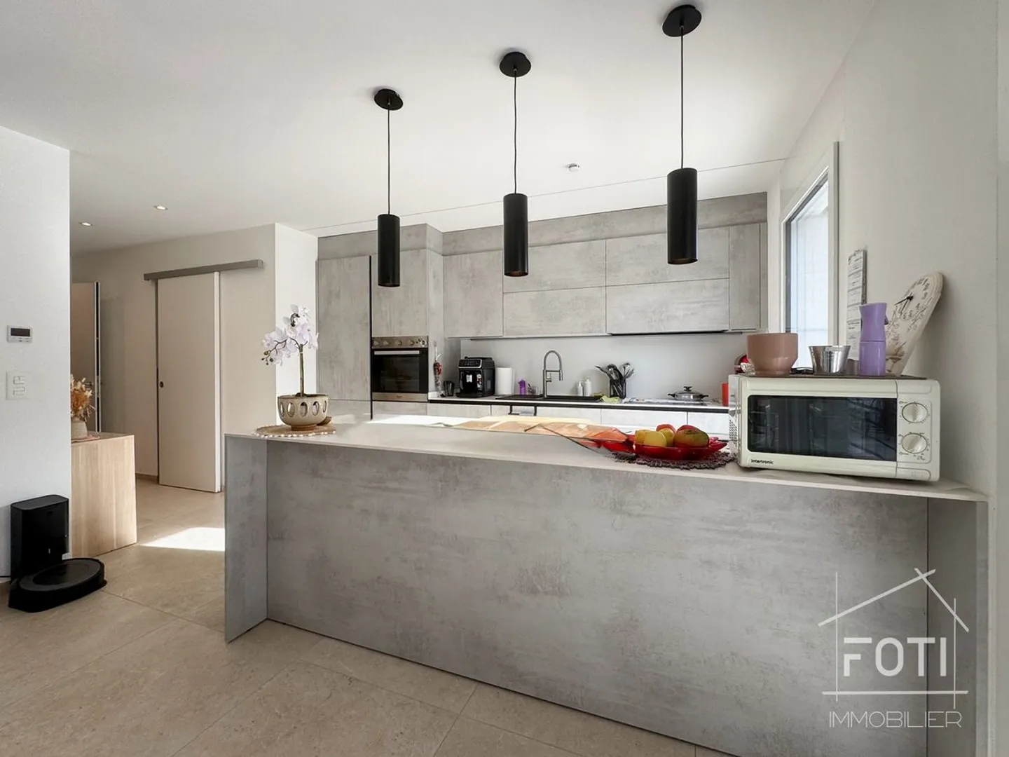 Collombey-Muraz: villa divided into 2 apartments with pool and terraces - Photo 2 of 13