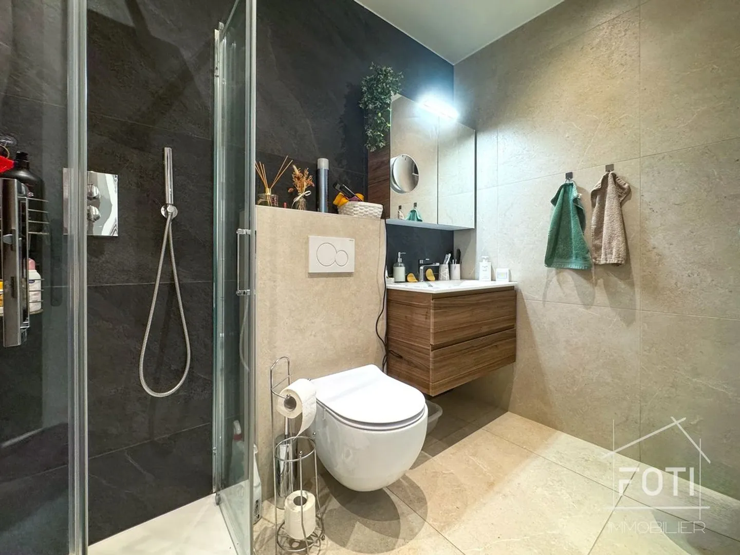 Collombey-Muraz: villa divided into 2 apartments with pool and terraces - Photo 5 of 13