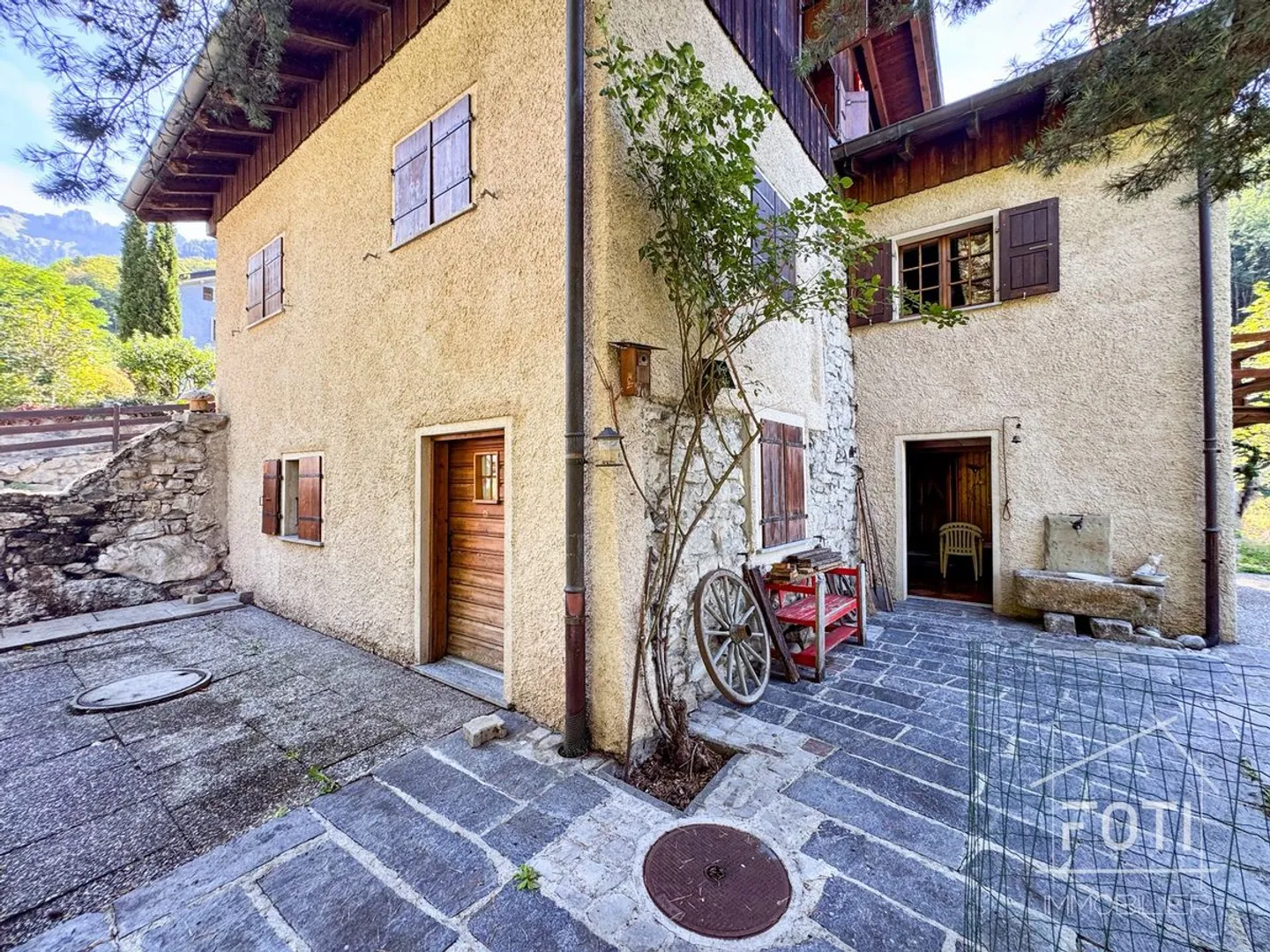 Maison villageoise à Villeneuve - Immeuble de rendement avec 3 appartements - Foto 9 von 13