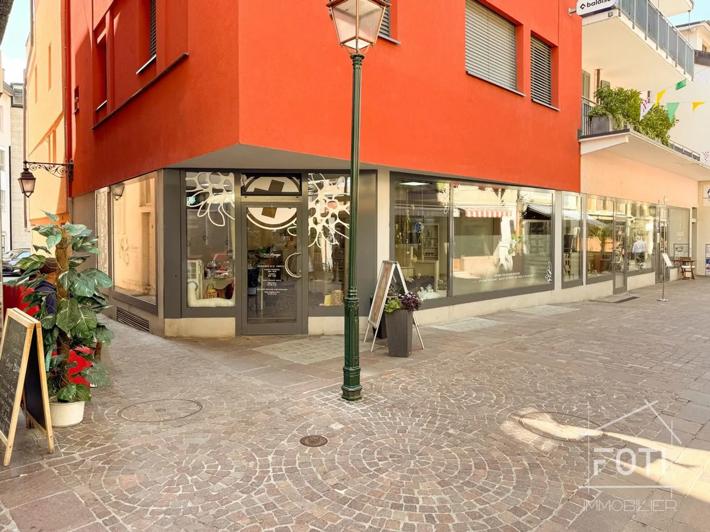 Boutique à vendre avec grande surface à Aigle - Foto 1 von 8