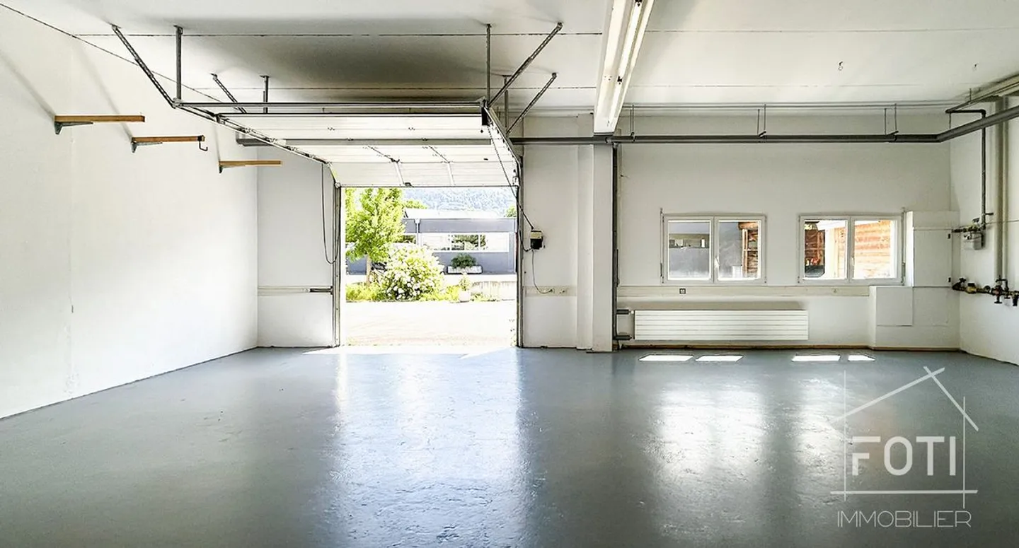 Commercial Building in Bex - Photo 6 of 13