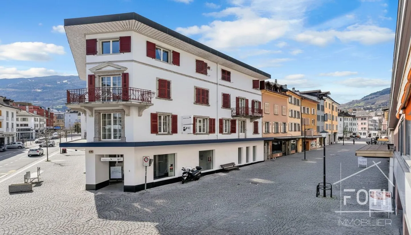 Immeuble commercial de qualité en plein coeur de ville - visibilité et potentiel - Photo 1 sur 13