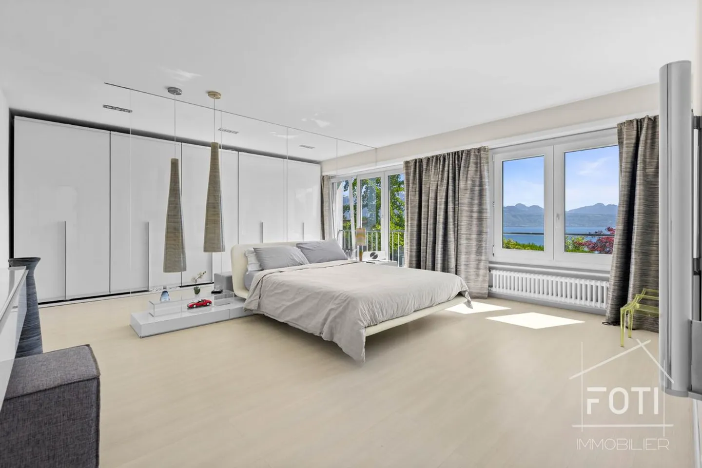 Duplex 5.5 rooms of 231 m² - 1,100 m² garden, private pool and lake view - Lutry - Photo 13 of 13