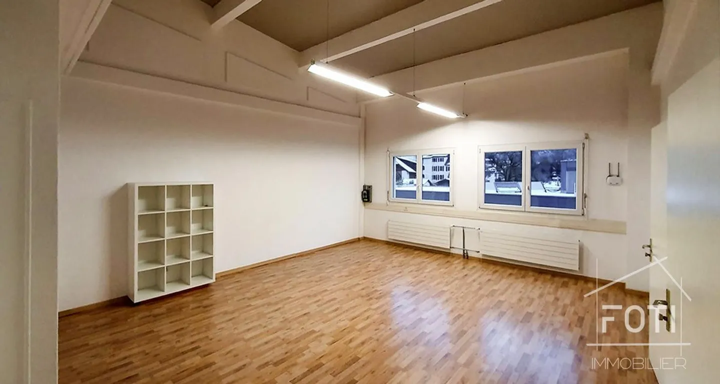 Commercial Building in Bex - Photo 4 of 13
