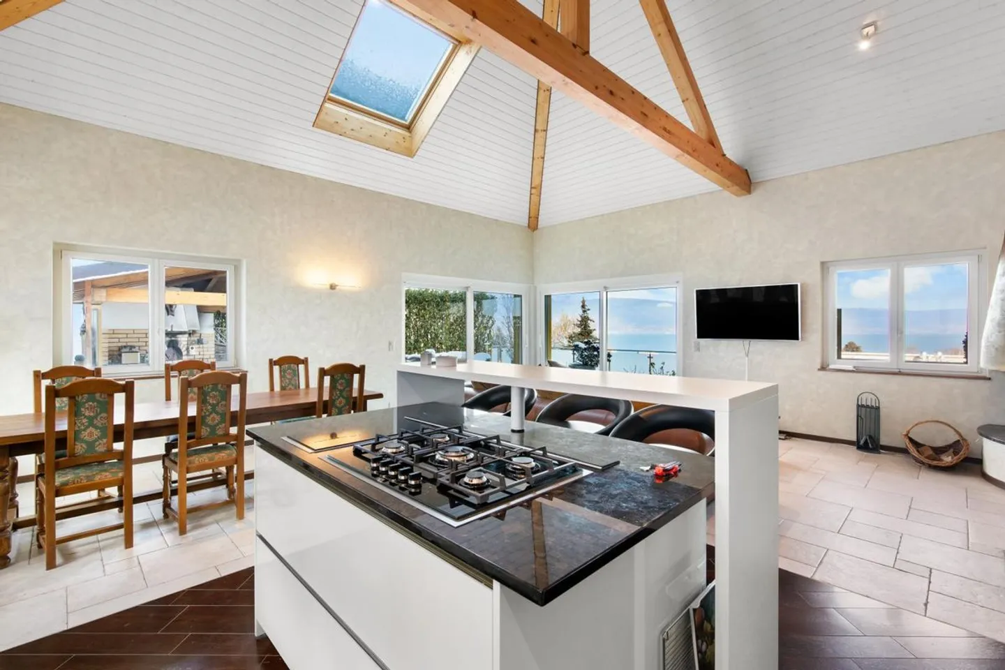 Vicino a Estavayer le Lac in un angolo di serenità con vista panoramica sul lago di Neuchâtel - Foto 2 di 13