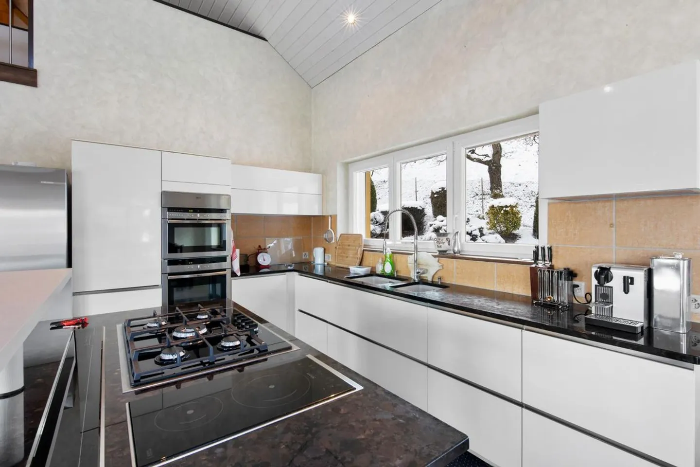 Vicino a Estavayer le Lac in un angolo di serenità con vista panoramica sul lago di Neuchâtel - Foto 9 di 13