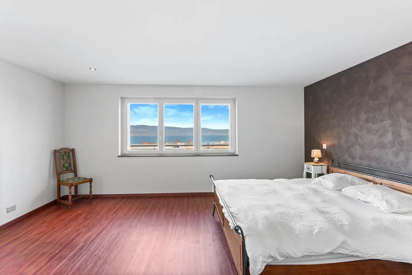 Vicino a Estavayer le Lac in un angolo di serenità con vista panoramica sul lago di Neuchâtel - Foto 11 di 13