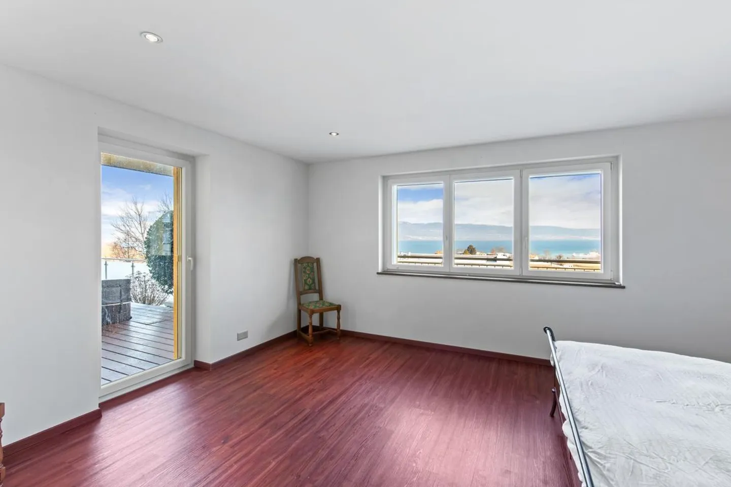 Vicino a Estavayer le Lac in un angolo di serenità con vista panoramica sul lago di Neuchâtel - Foto 12 di 13