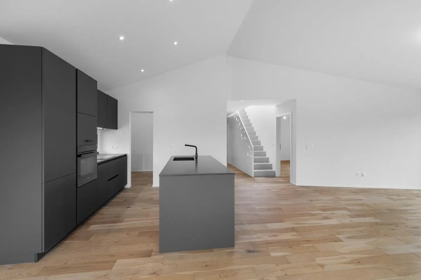 Découvrez un appartement exceptionnel, alliant confort, espace et vue imprenable sur les Alpes. - Photo 6 sur 13