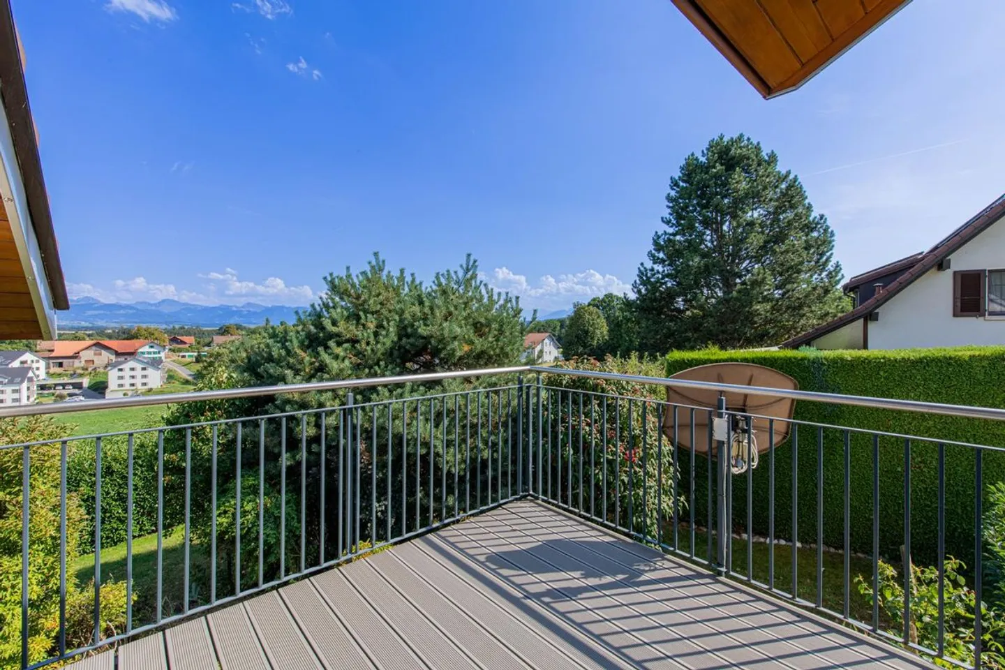 Einzelvilla in der Nähe von Lausanne - Foto 2 von 12