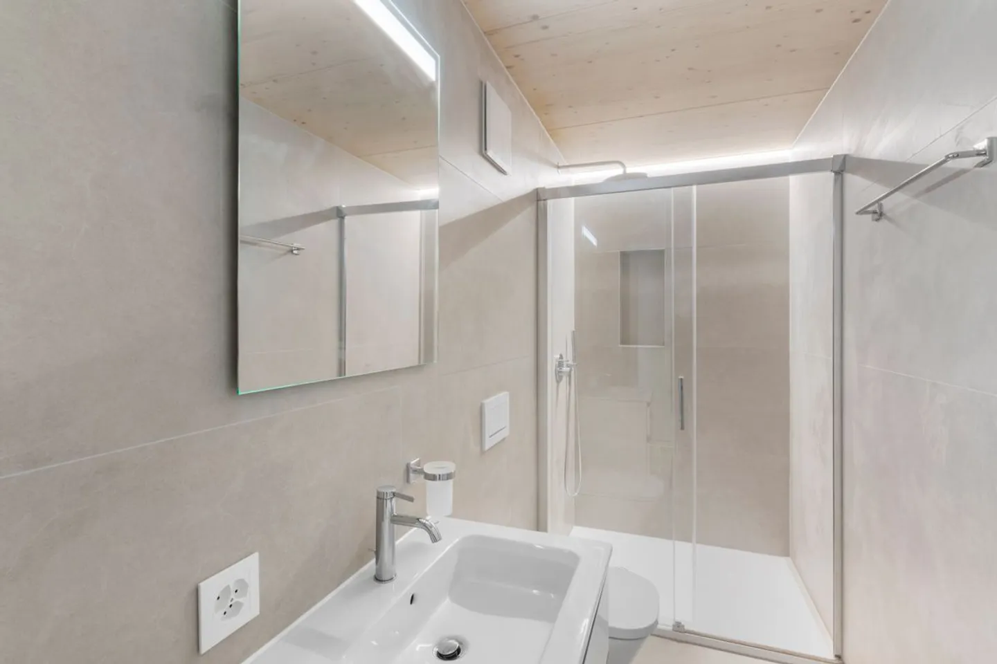 Eleganza di un tempo e comfort moderno per questo appartamento di 3,5 locali in un edificio classificato - Foto 11 di 13