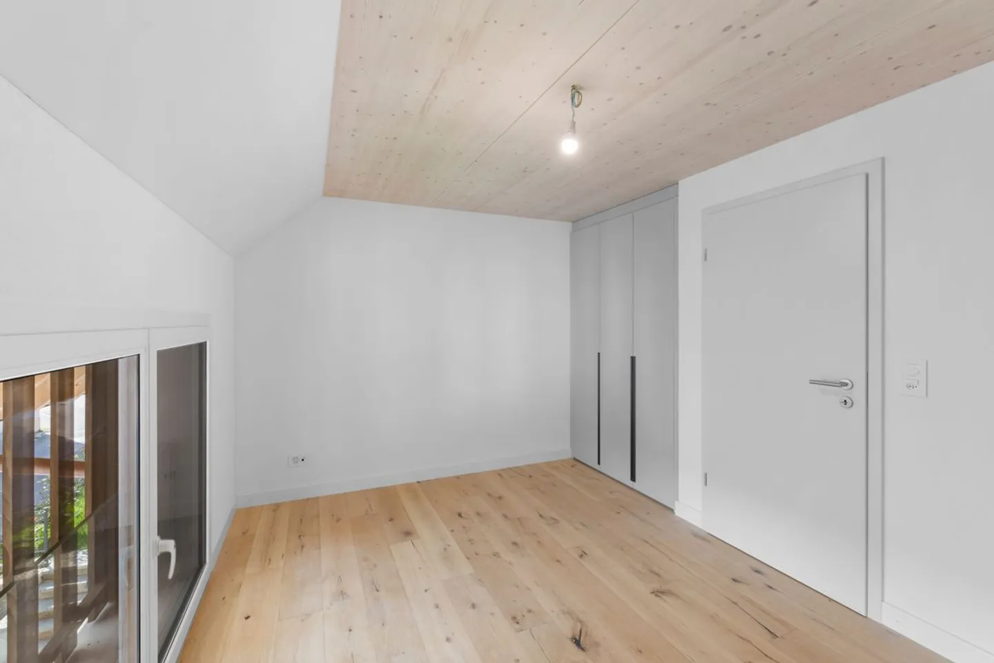 Eleganza di un tempo e comfort moderno per questo appartamento di 3,5 locali in un edificio classificato - Foto 12 di 13