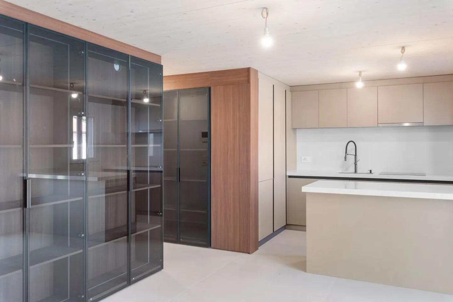 Eleganza di un tempo e comfort moderno per questo appartamento di 3,5 locali in un edificio classificato - Foto 4 di 13