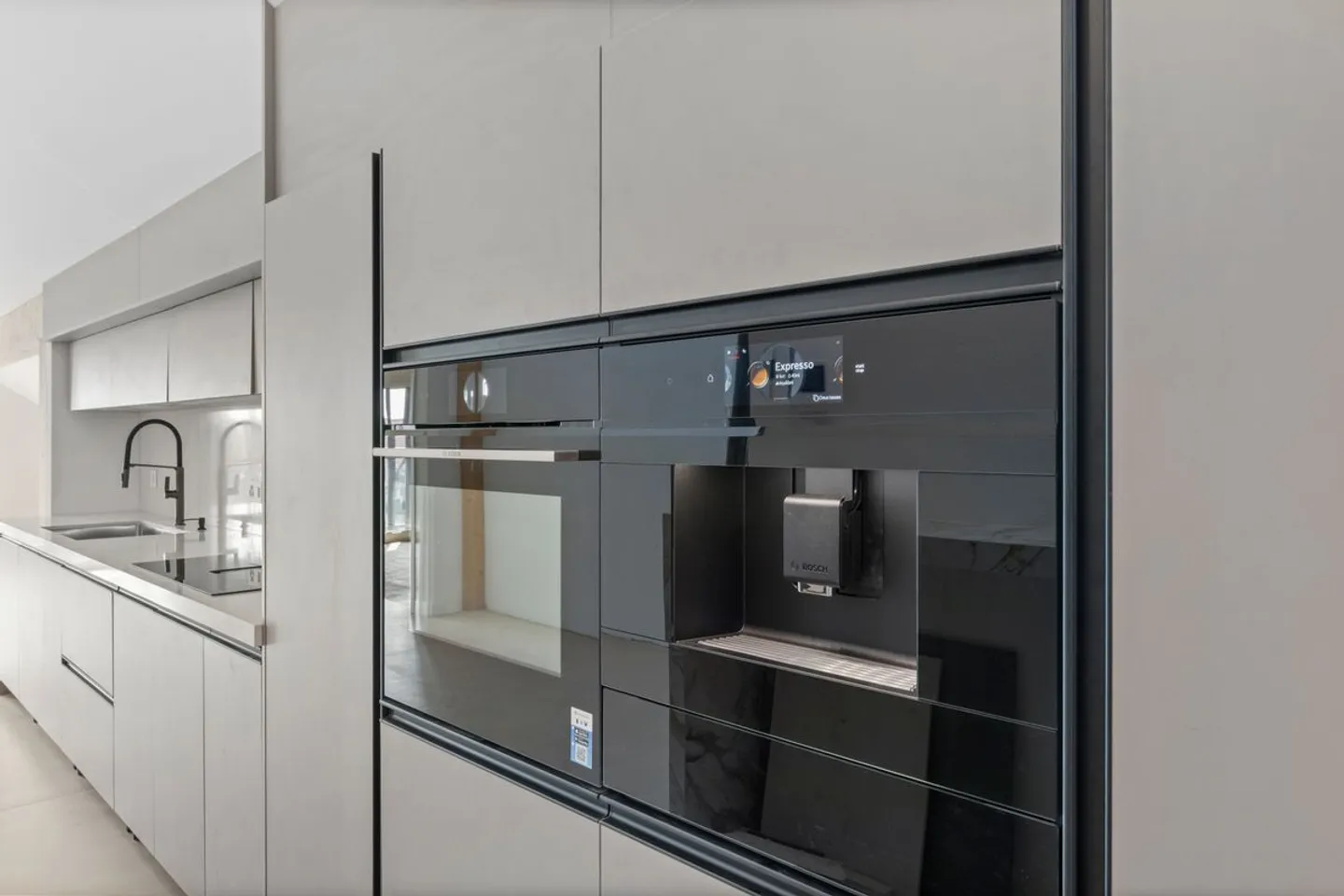 Eleganza di un tempo e comfort moderno per questo appartamento di 4,5 locali in un edificio classificato - Foto 5 di 13