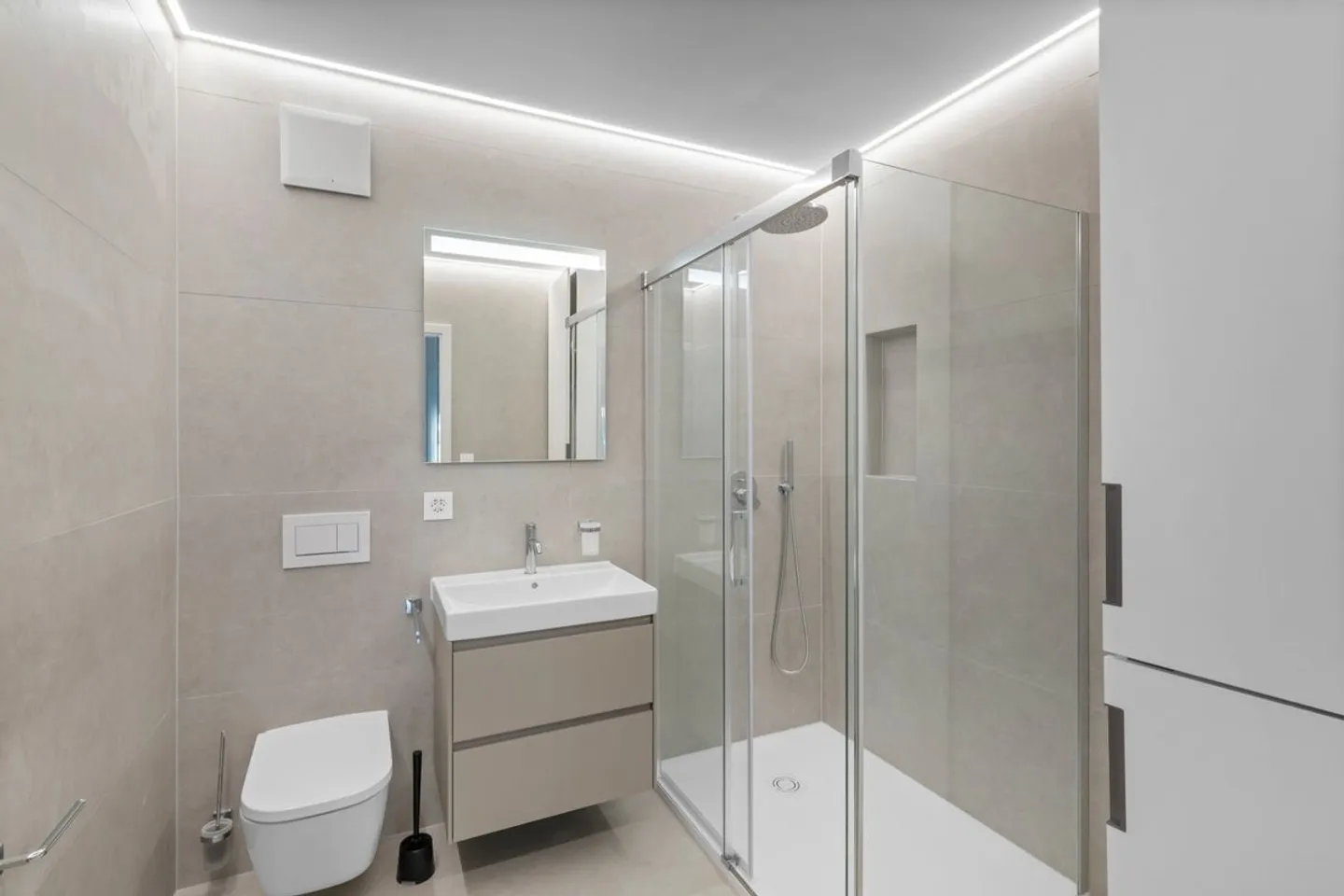 Eleganza di un tempo e comfort moderno per questo appartamento di 4,5 locali in un edificio classificato - Foto 11 di 13