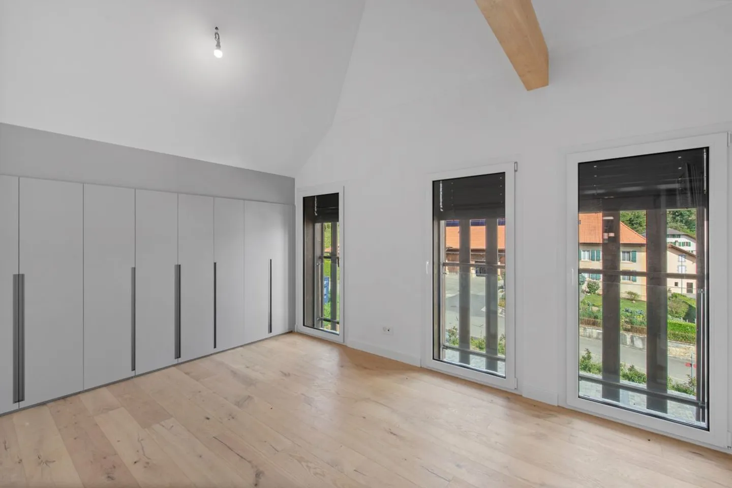 Eleganza di un tempo e comfort moderno per questo appartamento di 4,5 locali in un edificio classificato - Foto 9 di 13